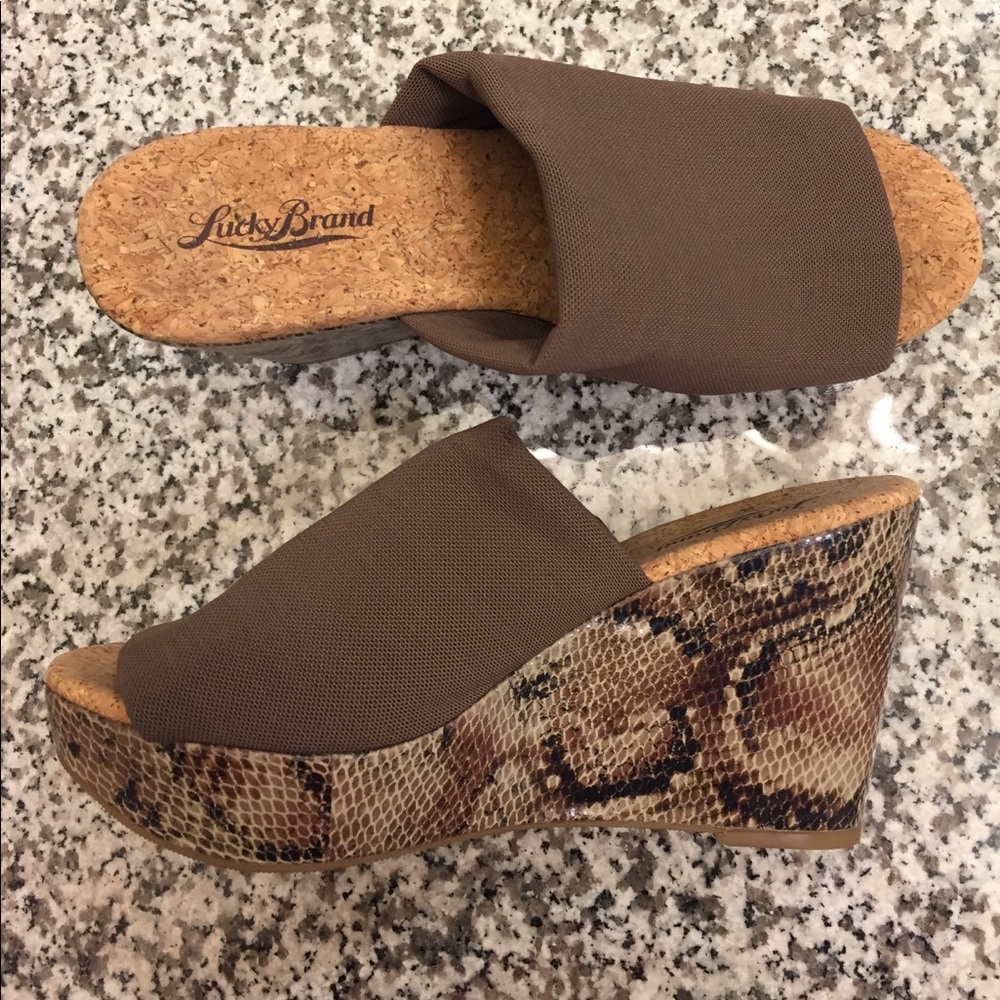 NWOT Lucky Brand Sandal Wedges!